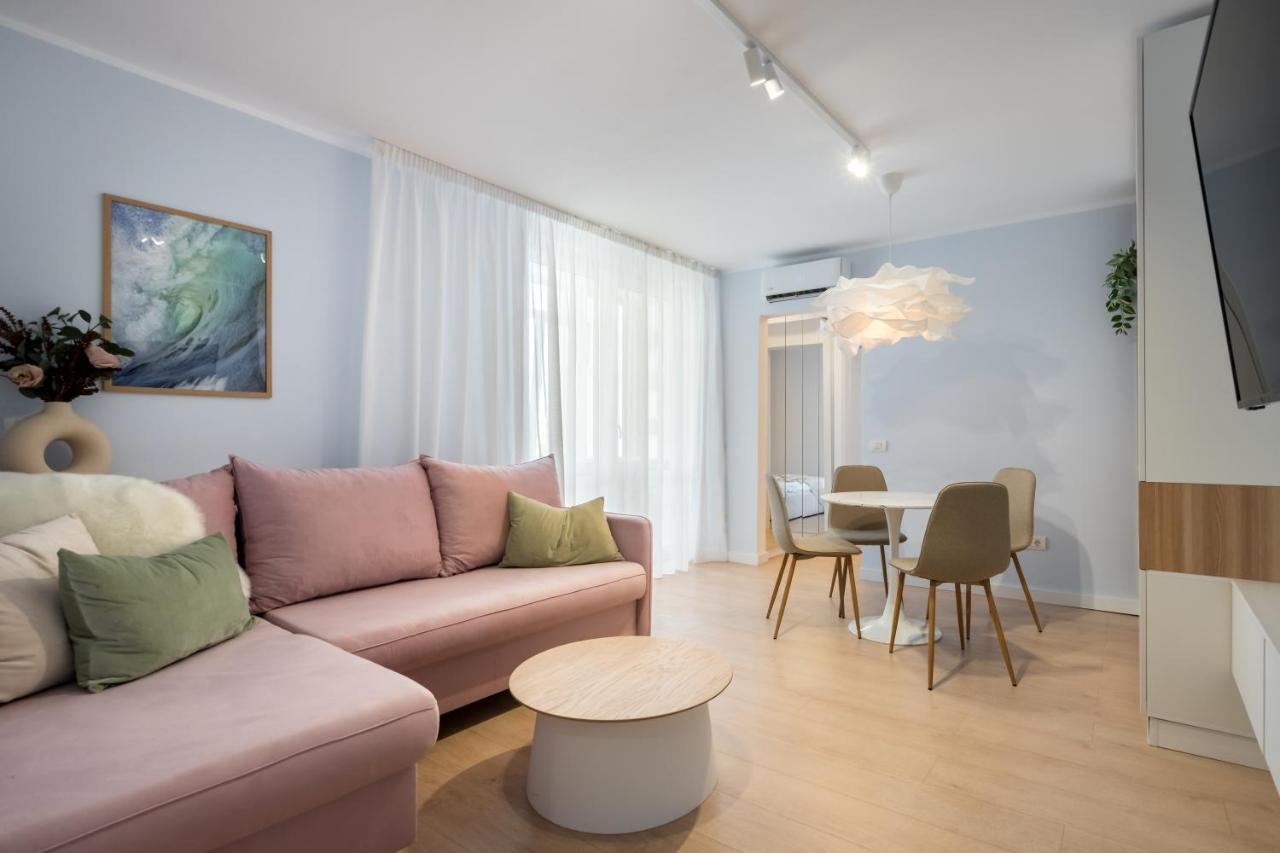 Candy Land Downtown Apartment Бухарест Экстерьер фото