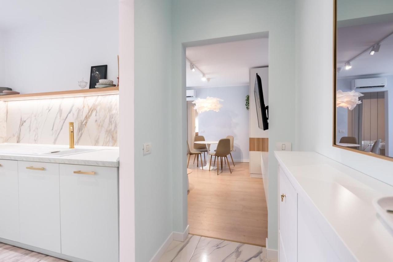 Candy Land Downtown Apartment Бухарест Экстерьер фото