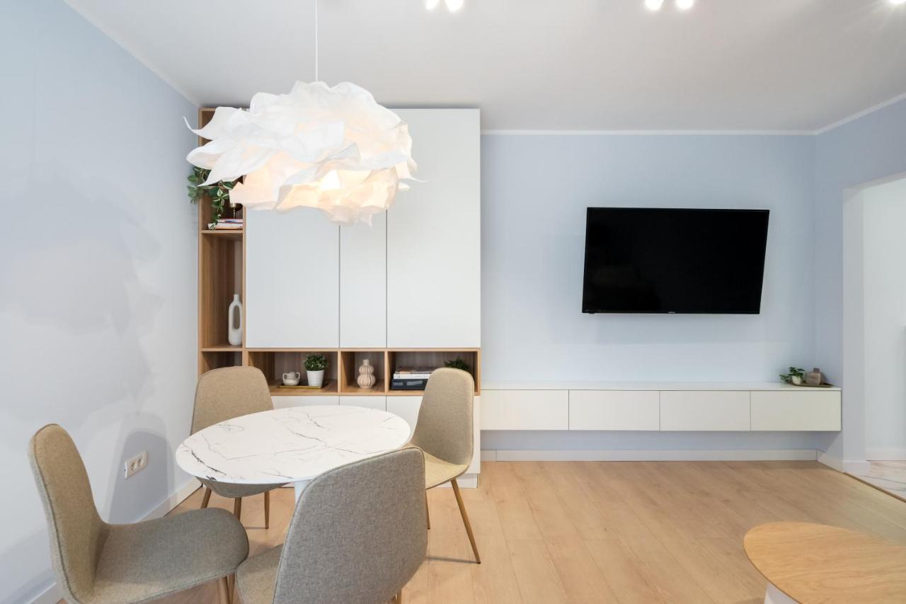 Candy Land Downtown Apartment Бухарест Экстерьер фото